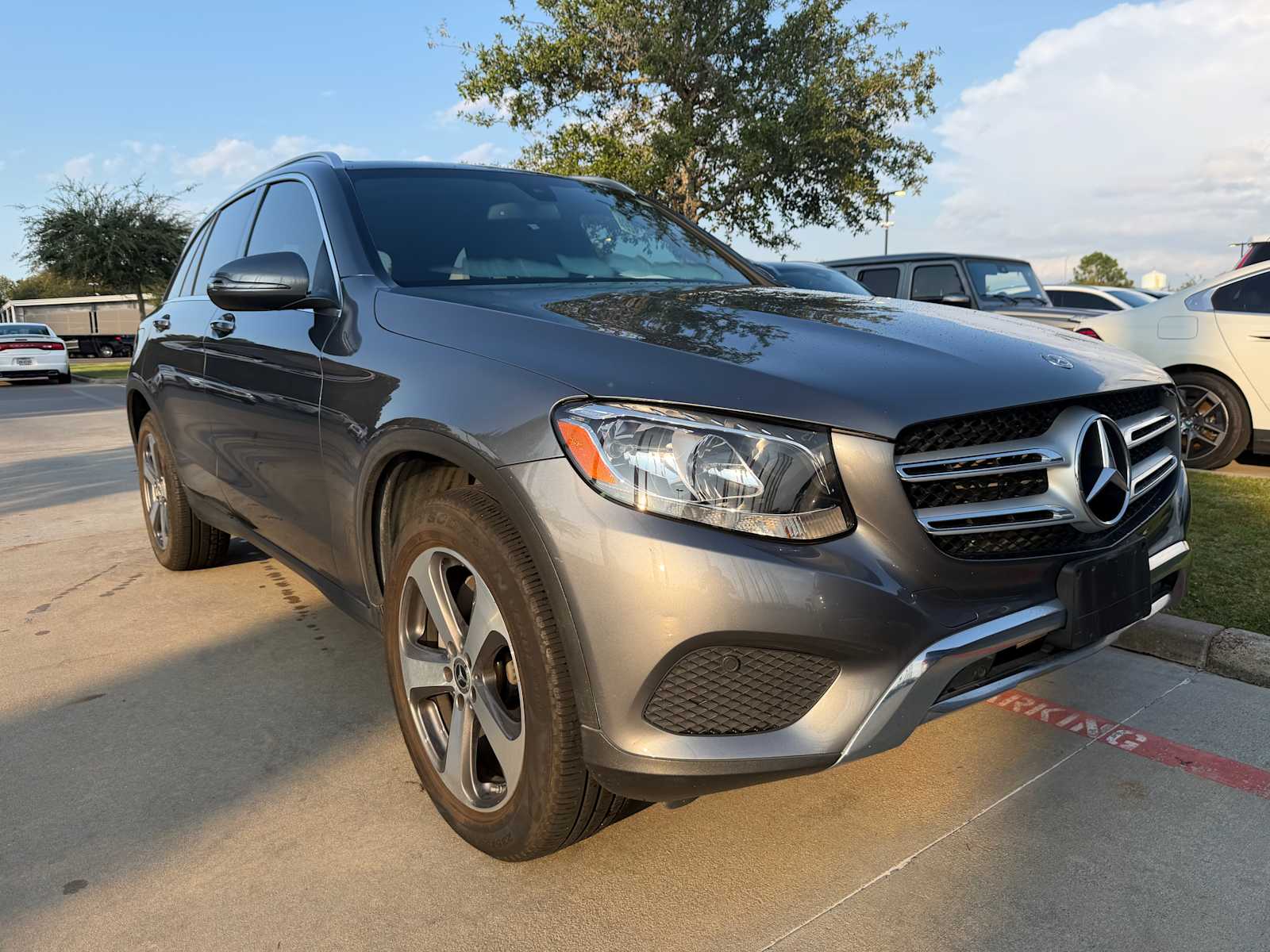 2019 Mercedes Benz GLC 300 photo 2
