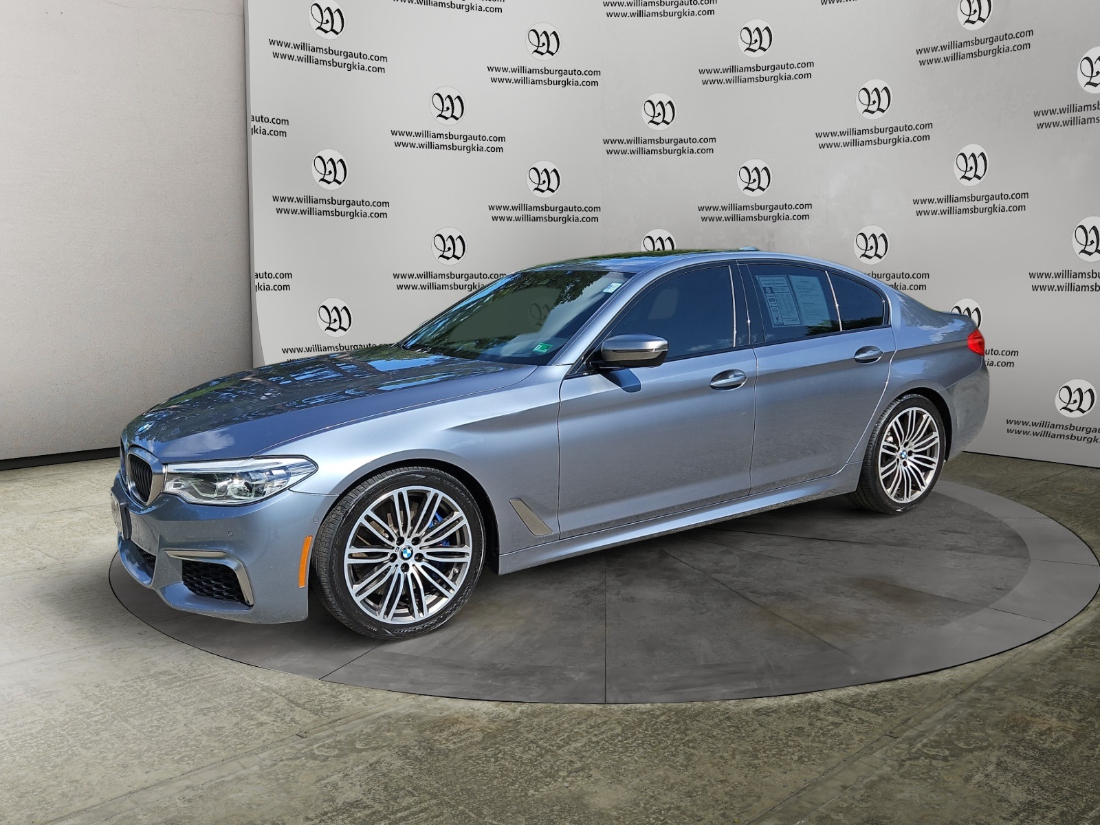 2020 BMW 5 Series M550i's photo