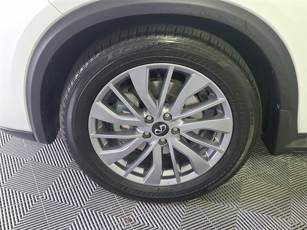 2025 Infiniti QX50 Luxe photo 9