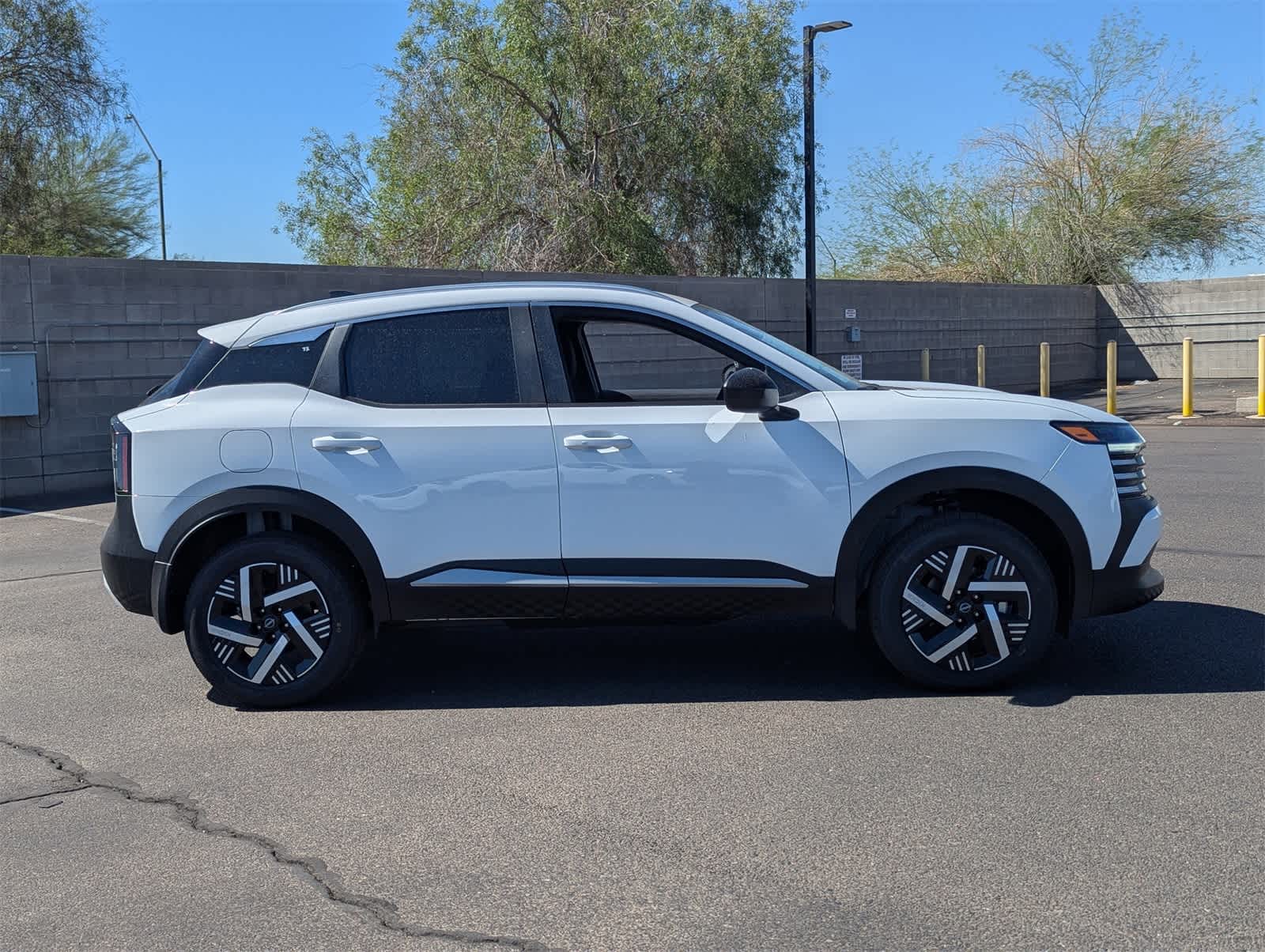 2026 Nissan Kicks SV photo 4