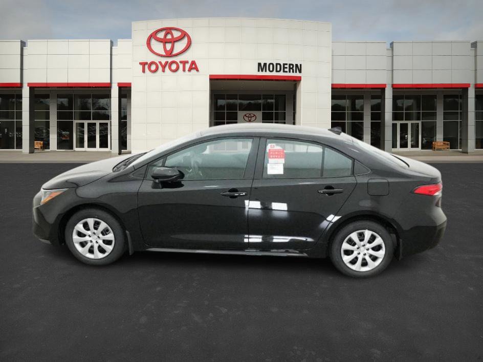 2026 Toyota Corolla LE photo 9