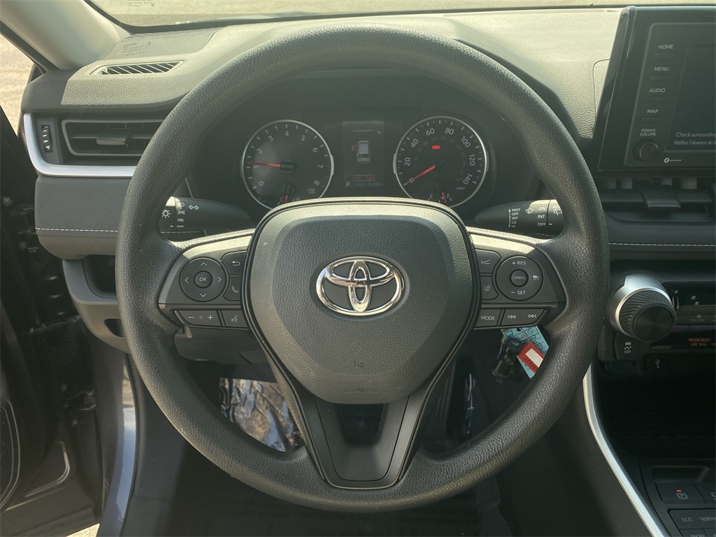 2022 Toyota RAV4 LE photo 10