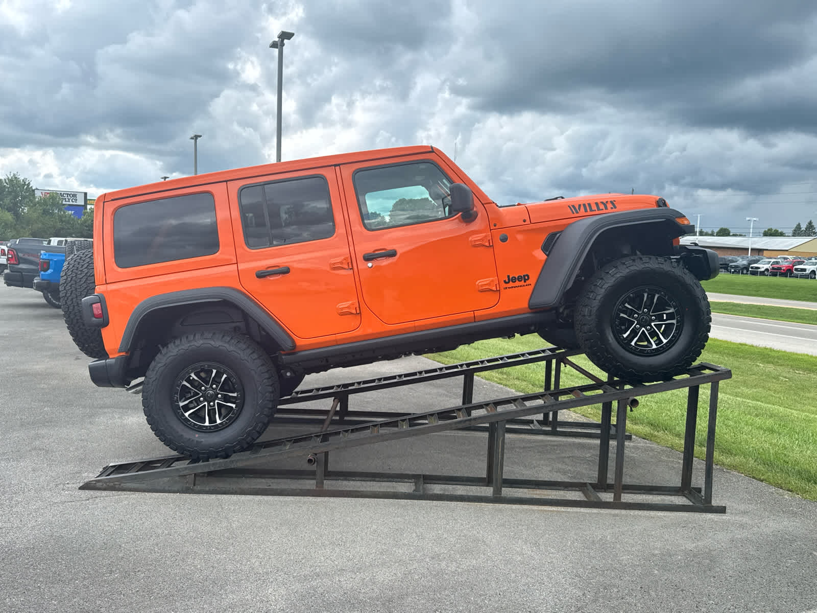 2025 Jeep Wrangler Willys photo 6