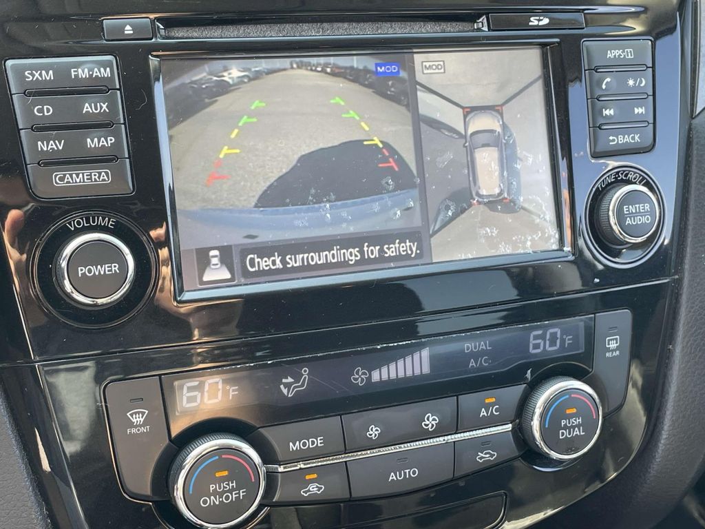 2015 Nissan Rogue SV photo 24