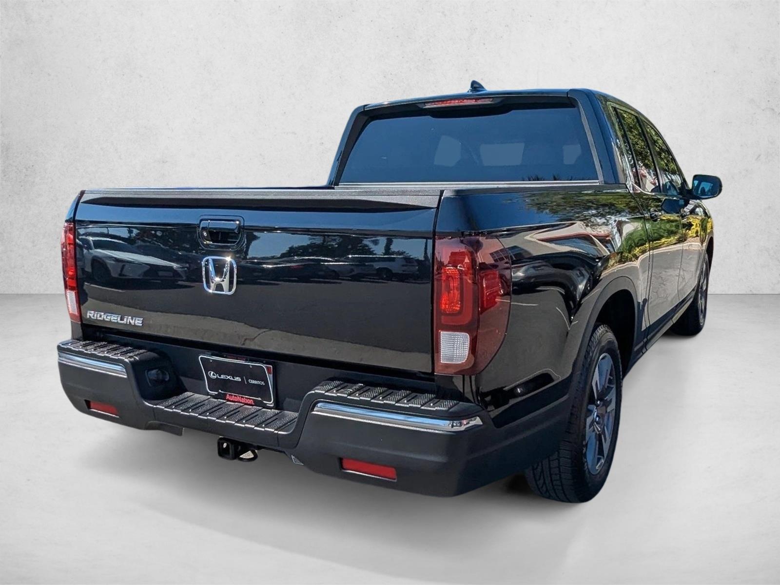 2017 Honda Ridgeline RTL photo 3