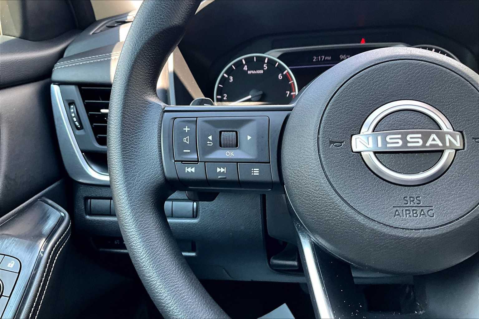 2024 Nissan Rogue SV photo 21
