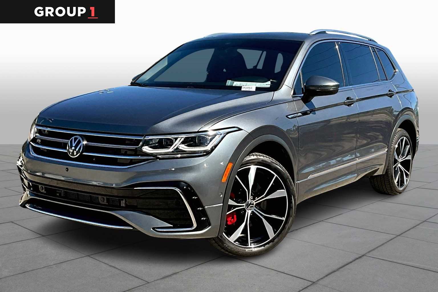 2024 Volkswagen Tiguan SEL R-LINE's photo