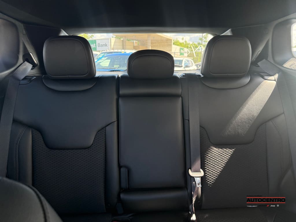 2026 Jeep Compass Latitude photo 2