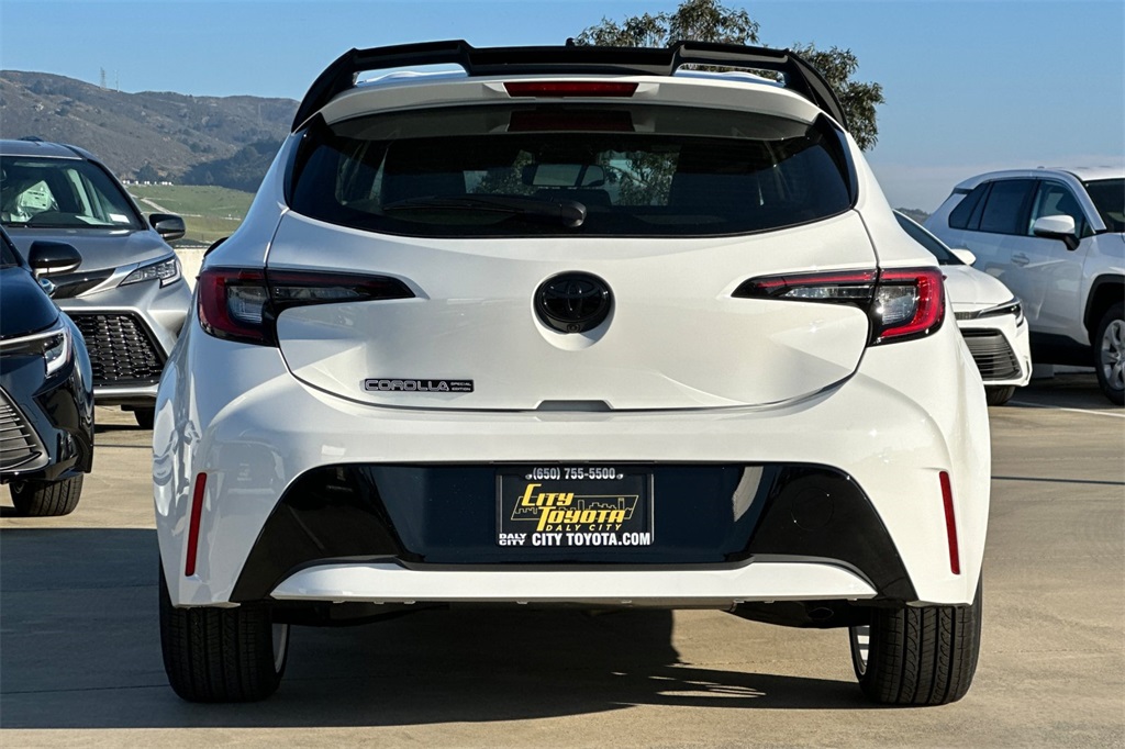 2026 Toyota Corolla SE photo 4