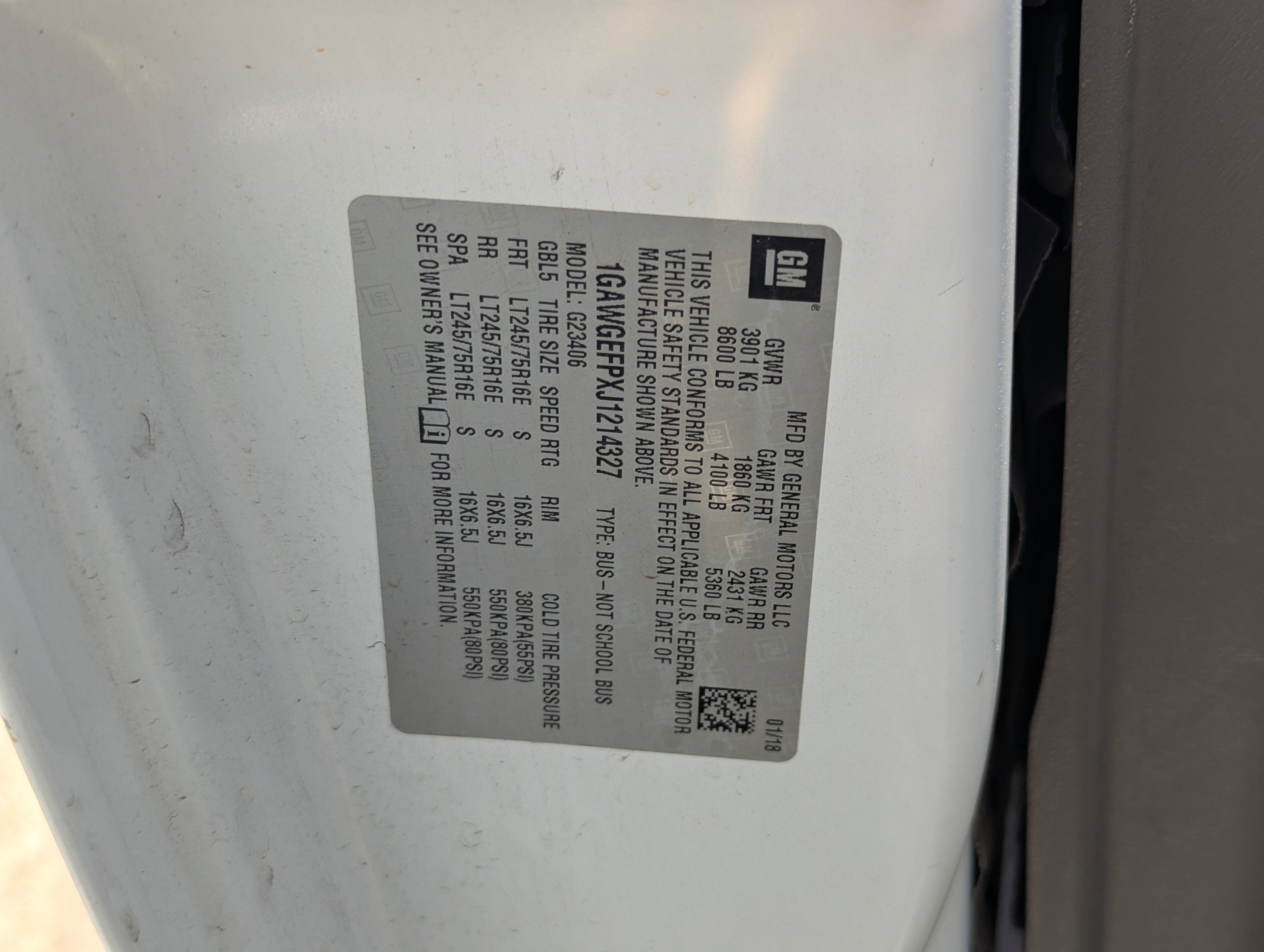 2018 Chevrolet Express Passenger 2500 LS photo 4