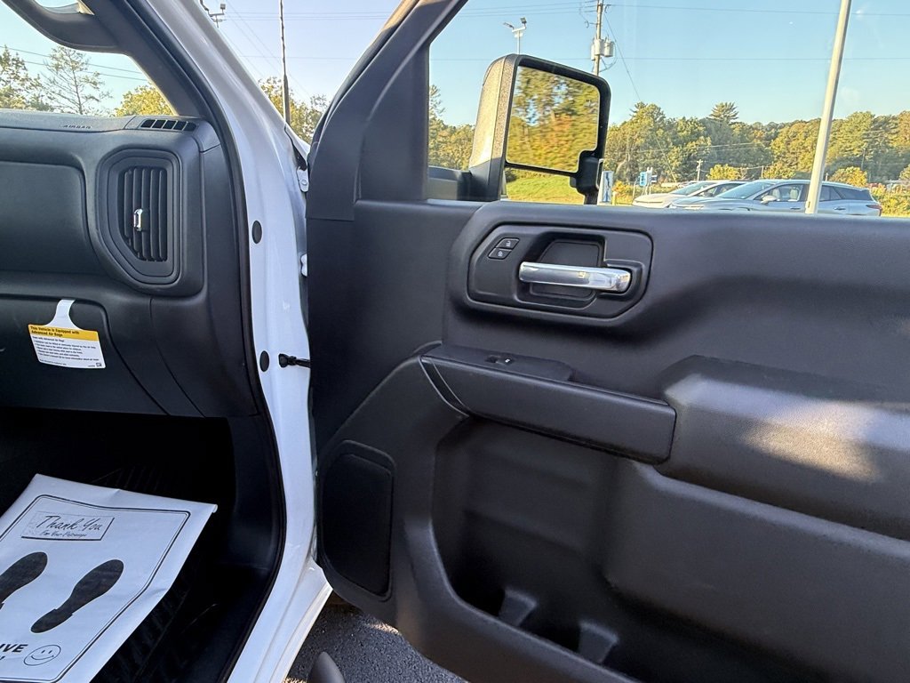 2025 Chevrolet Silverado Custom photo 20