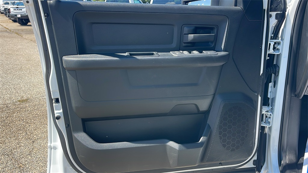2025 Ram 3500 Tradesman photo 14