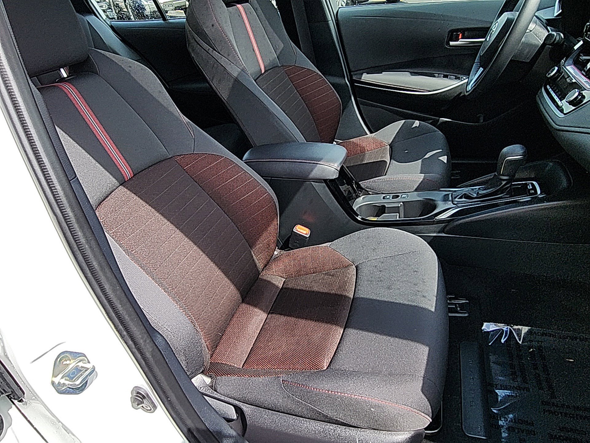 2024 Toyota Corolla Hybrid SE photo 28