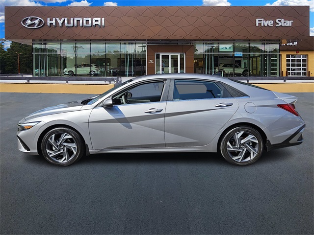 2025 Hyundai Elantra SEL Convenience photo 4