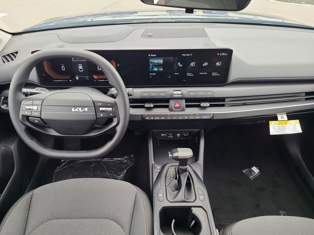2025 Kia K4 LXS photo 14