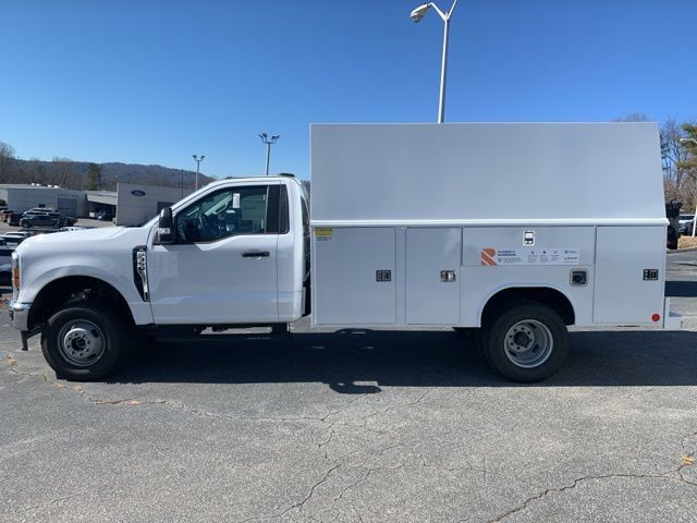 2024 Ford F-350 XL photo 2