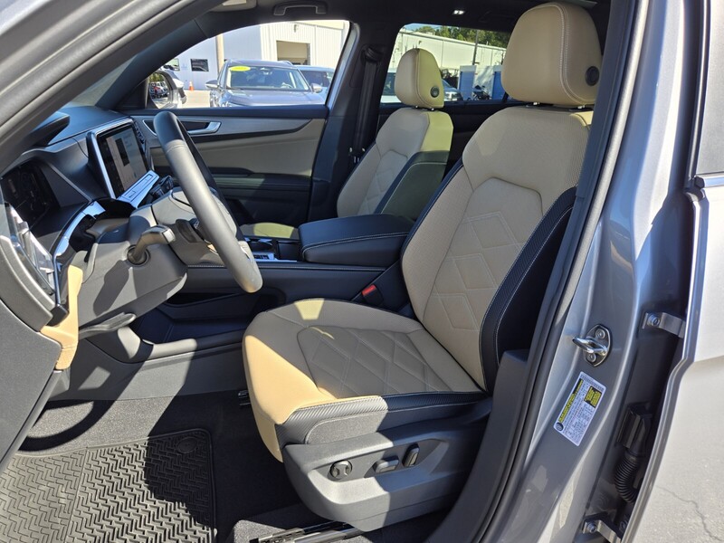 2026 Volkswagen Atlas Cross Sport SE Technology photo 4