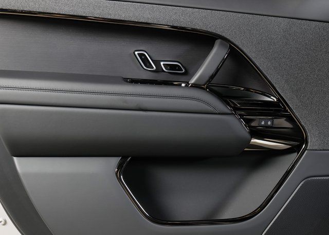 2025 Land Rover Range Rover Sport SE photo 20