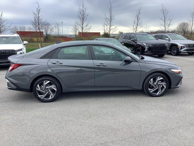 2025 Hyundai Elantra Hybrid SEL Sport photo 4