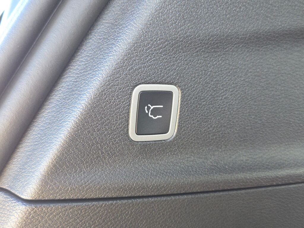 2026 Chrysler Pacifica photo 14