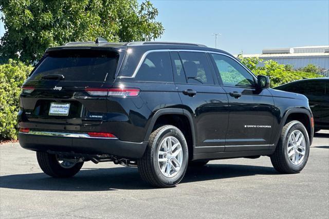 2025 Jeep Grand Cherokee Laredo X photo 4