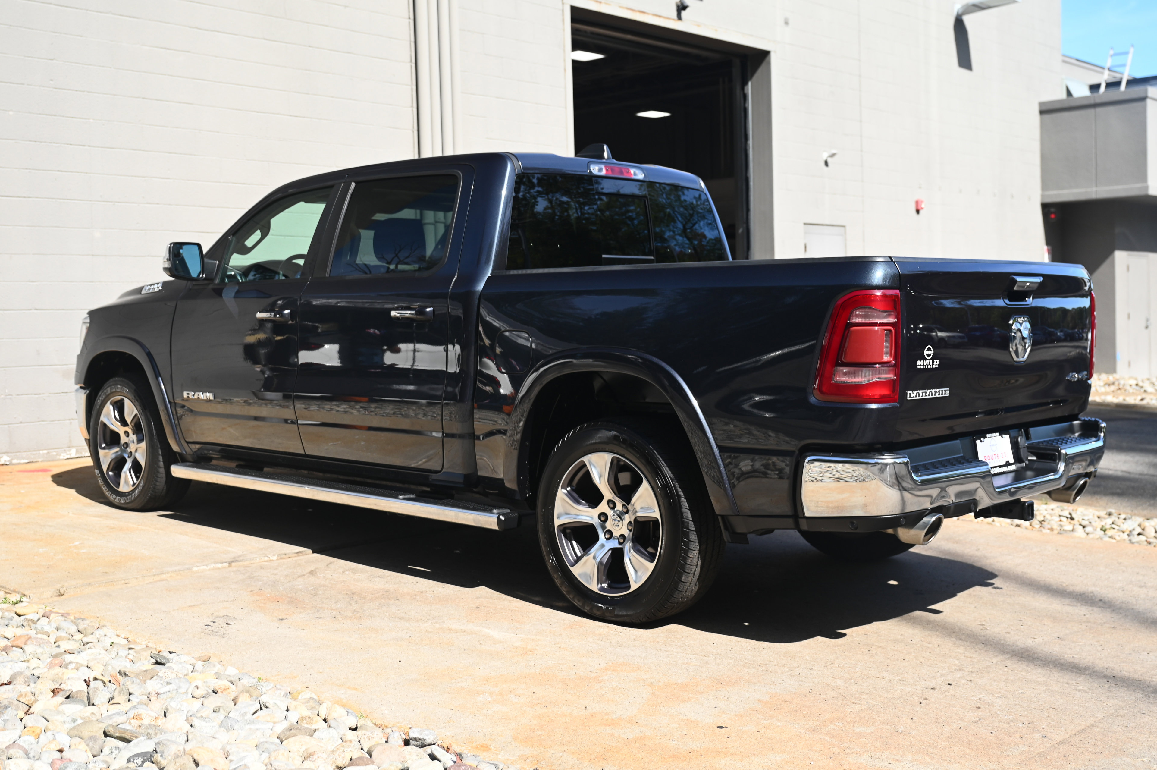 2019 Ram 1500 Laramie photo 3
