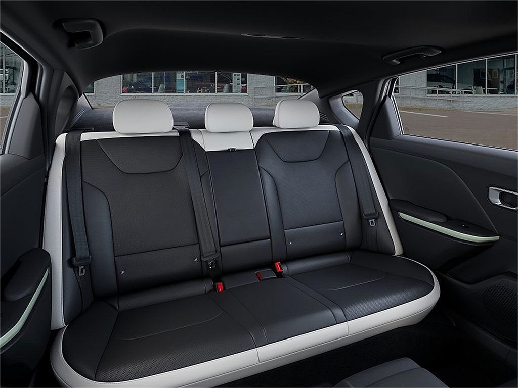 2025 Kia K4 GT-Line Turbo photo 14
