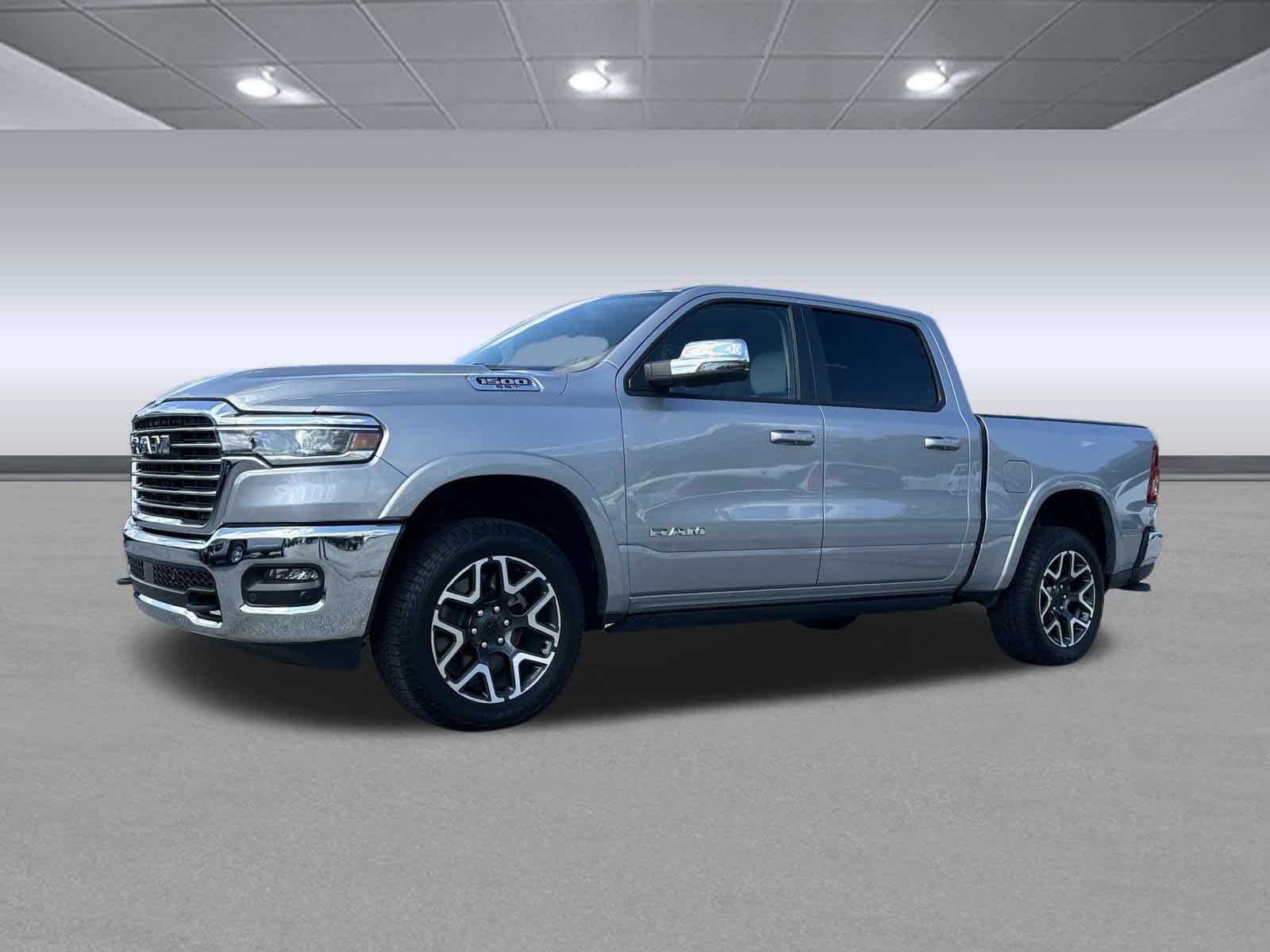 2025 Ram 1500 Laramie photo 3