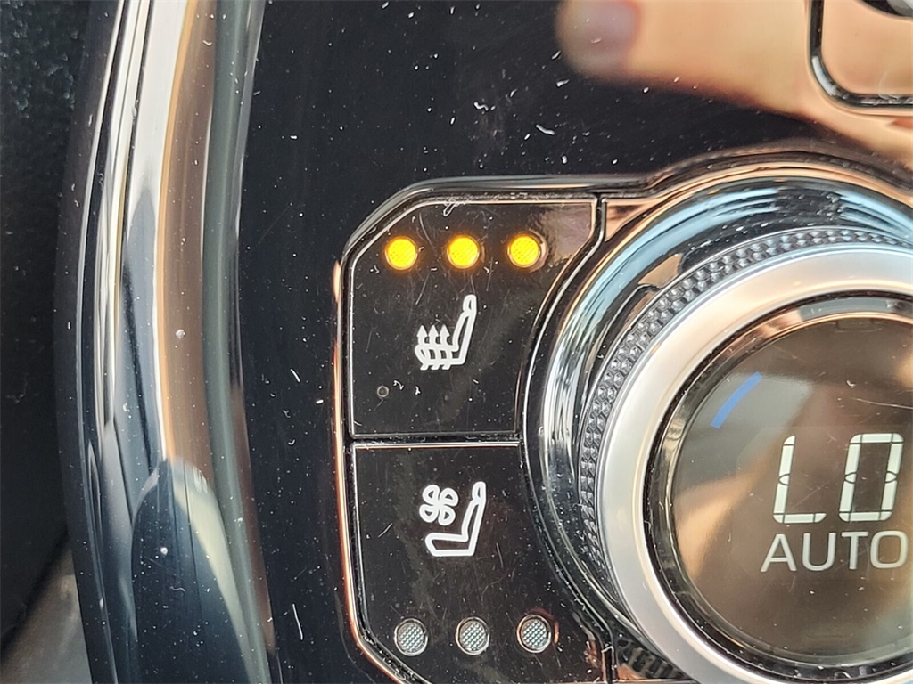 2020 Toyota Highlander Limited photo 21