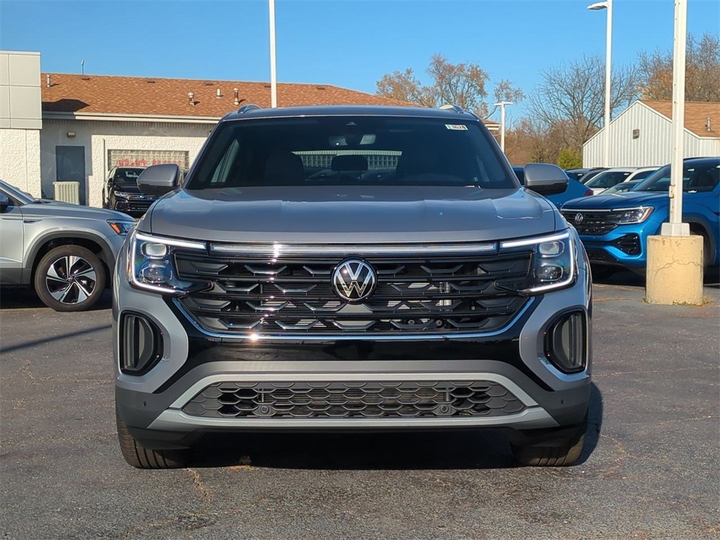2025 Volkswagen Atlas Cross Sport SE Technology photo 3
