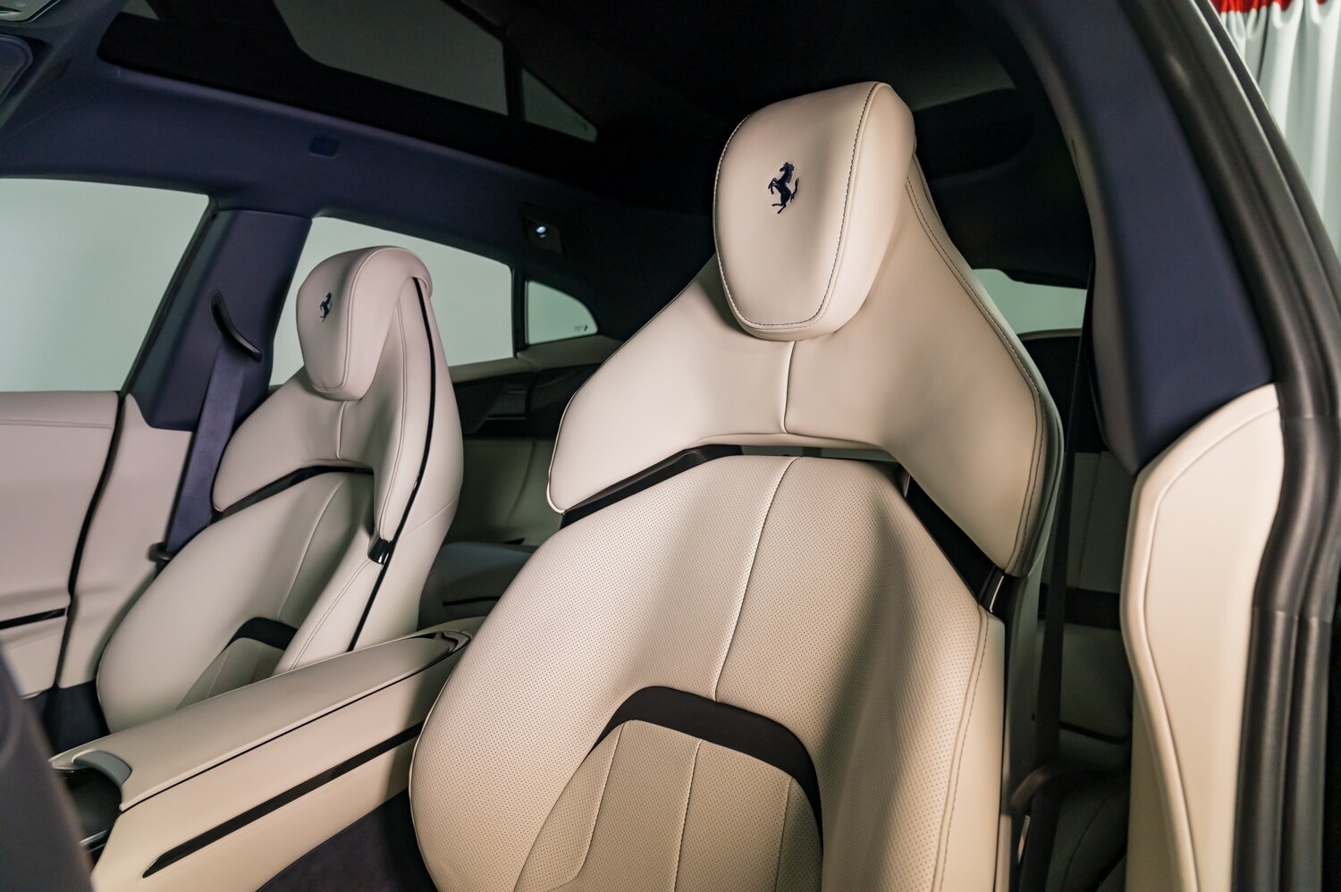 2024 Ferrari Purosangue photo 18
