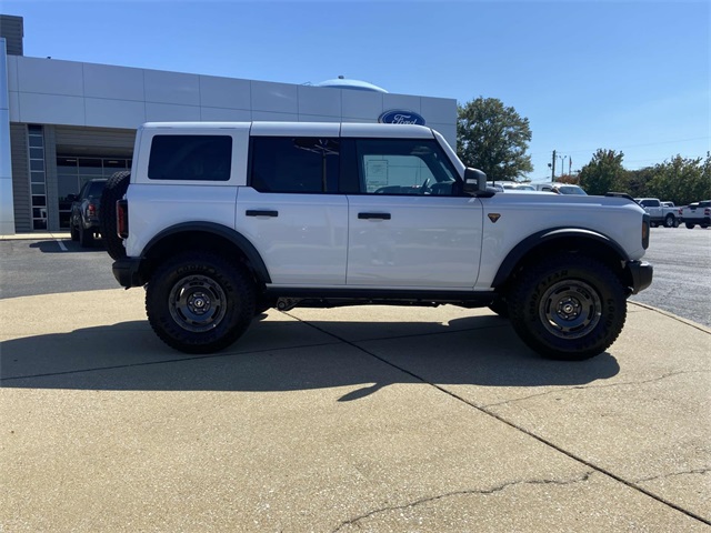 2025 Ford Bronco Badlands photo 2
