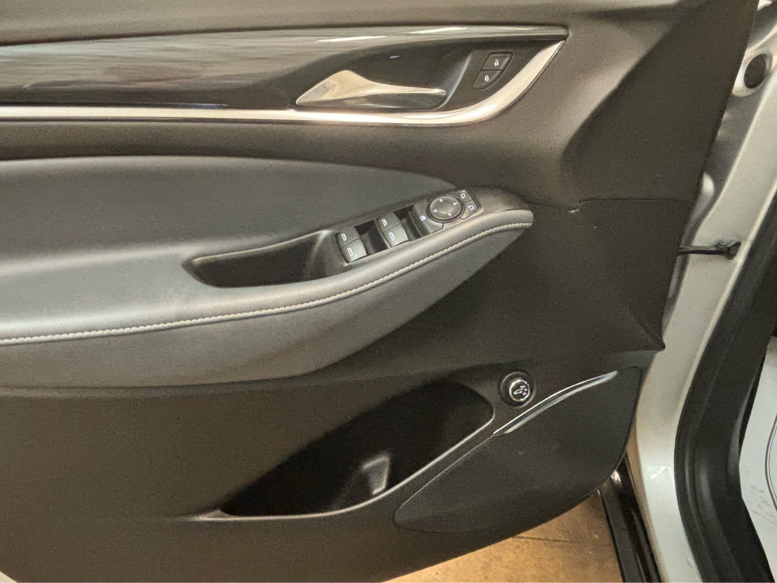 2022 Buick Enclave Essence photo 14