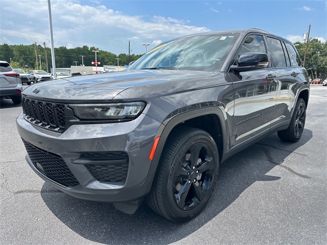 2024 Jeep Grand Cherokee Altitude X photo 2