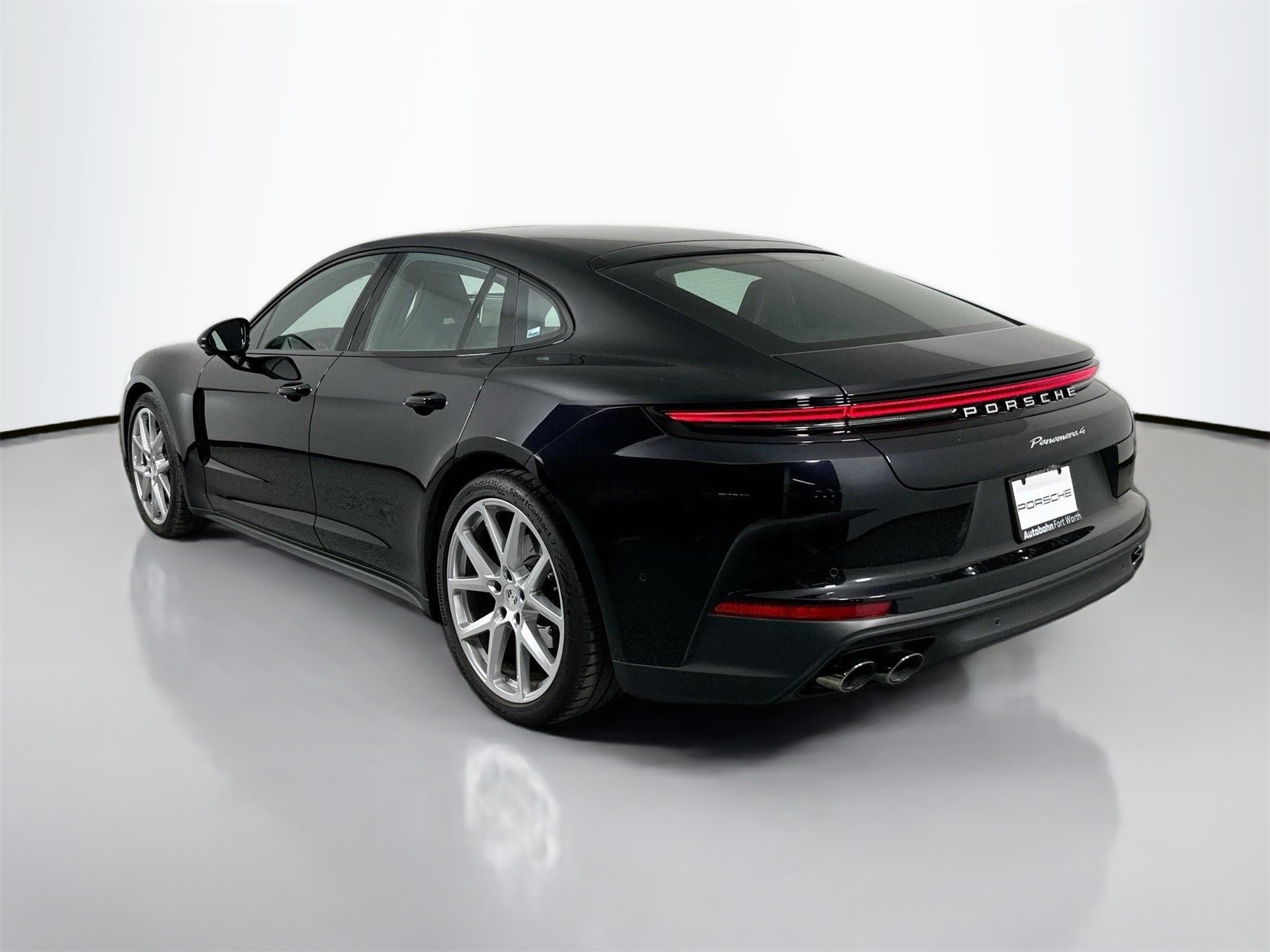 2024 Porsche Panamera 4 photo 3