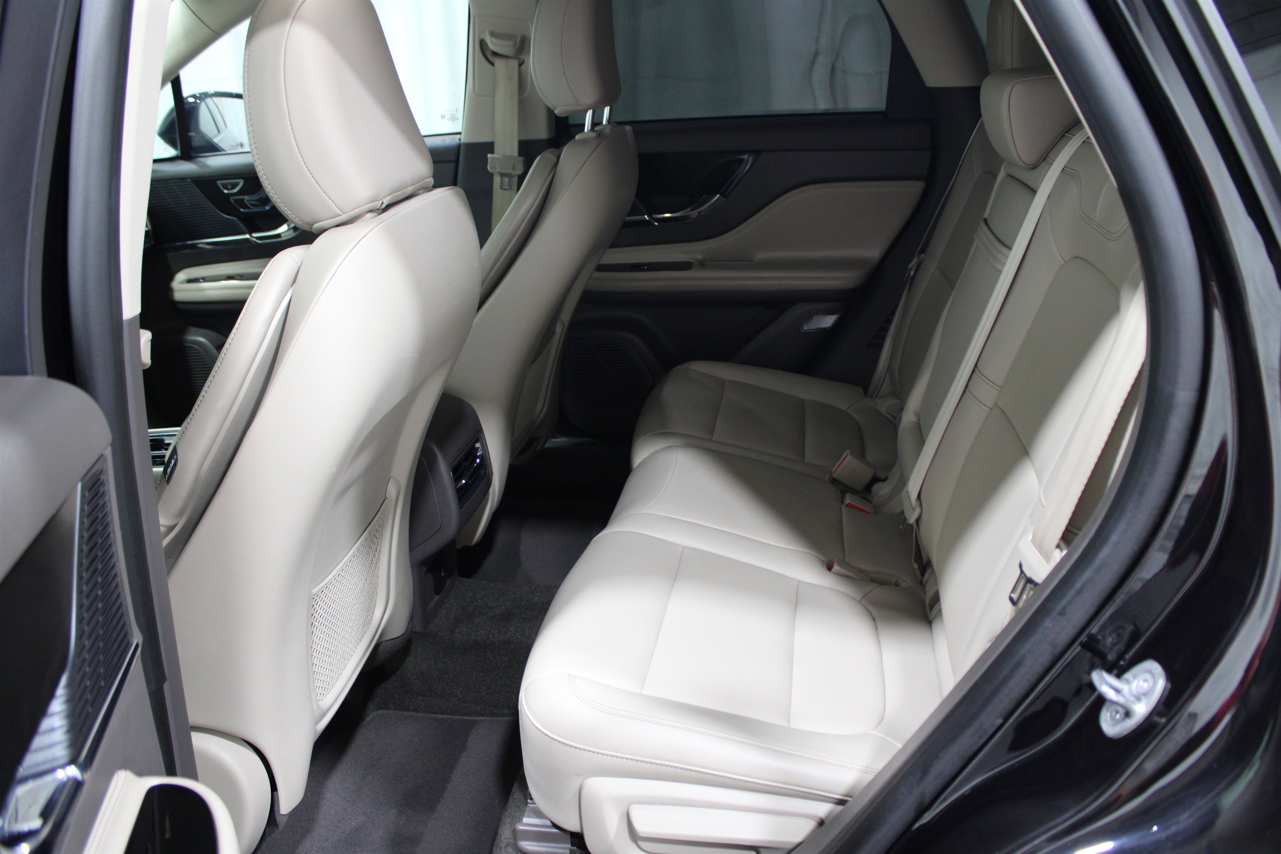 2022 Lincoln Corsair Standard photo 11