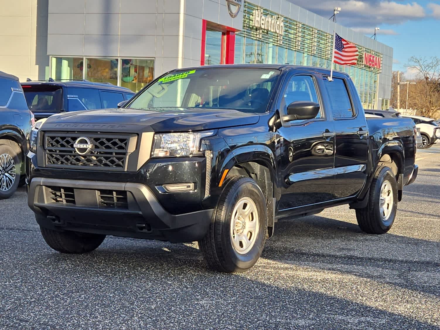 2022 Nissan Frontier S's photo