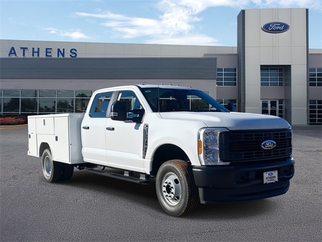 2026 Ford F-350 Super Duty Chassis Cab XL's photo