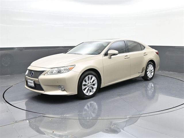 2013 Lexus ES 300h's photo