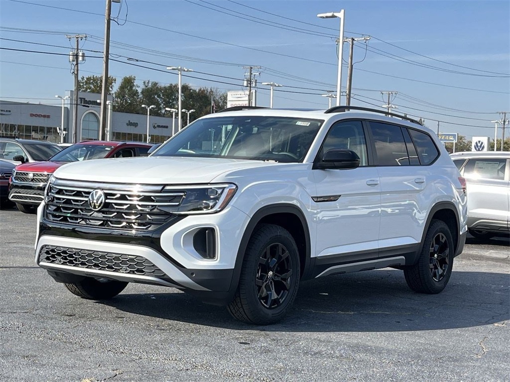 2025 Volkswagen Atlas Peak Edition photo 4