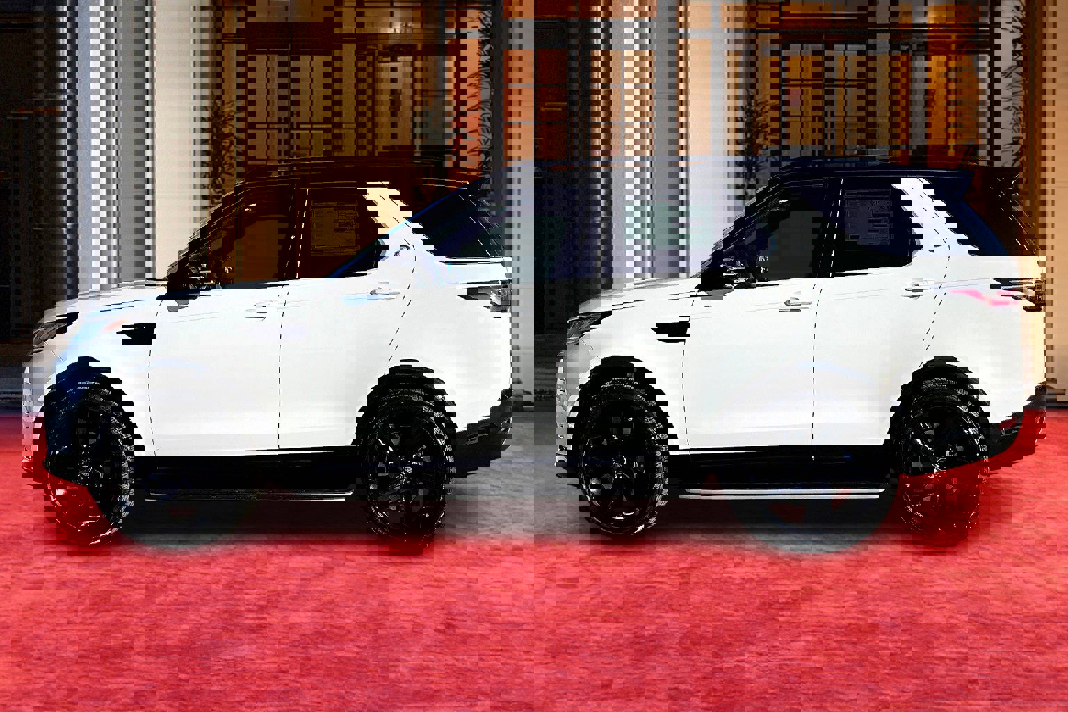 2025 Land Rover Discovery P360 Dynamic SE photo 2