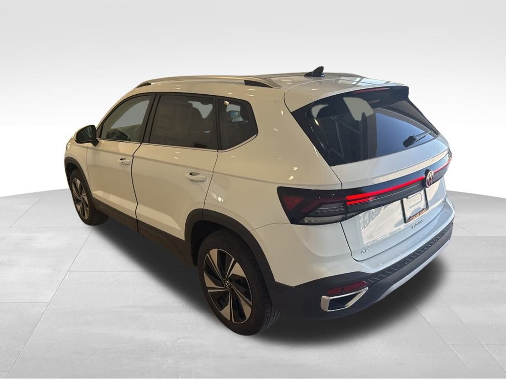 2025 Volkswagen Taos SE photo 2
