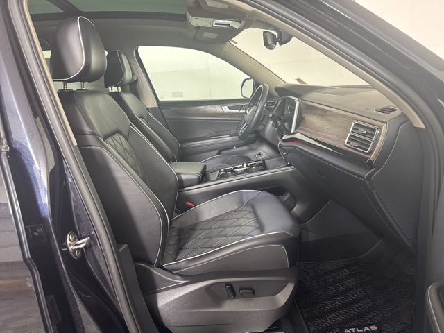 2024 Volkswagen Atlas SEL Premium R-Line photo 4