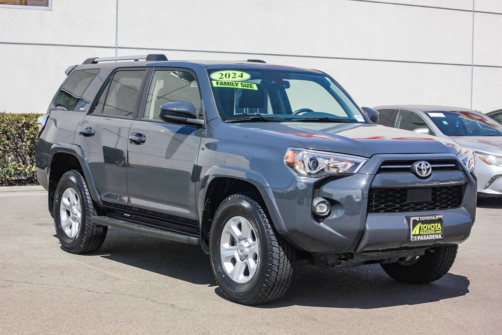 2024 Toyota 4Runner SR5 4WD photo 3