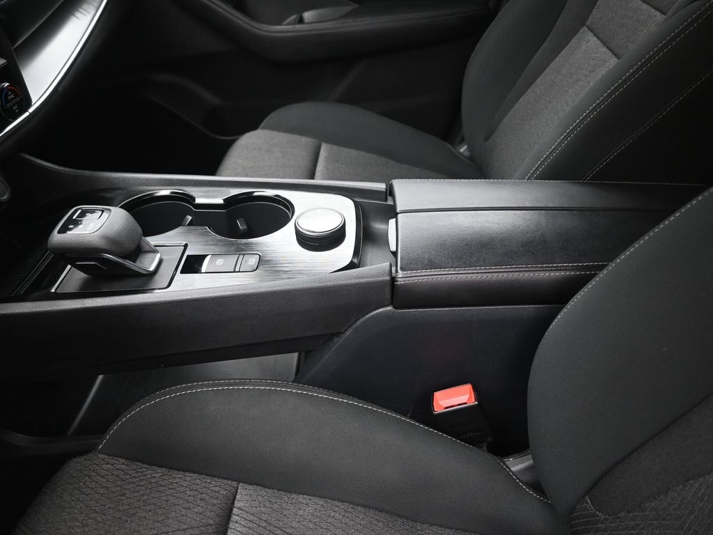 2024 Nissan Rogue SV photo 20