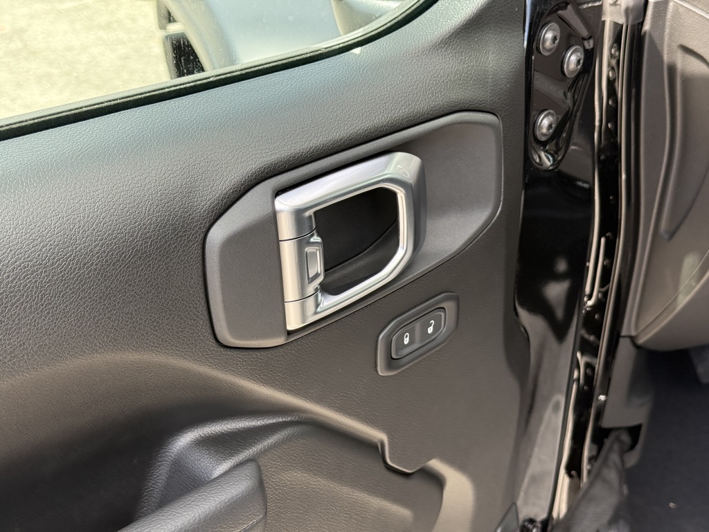 2025 Jeep Wrangler Sport photo 10