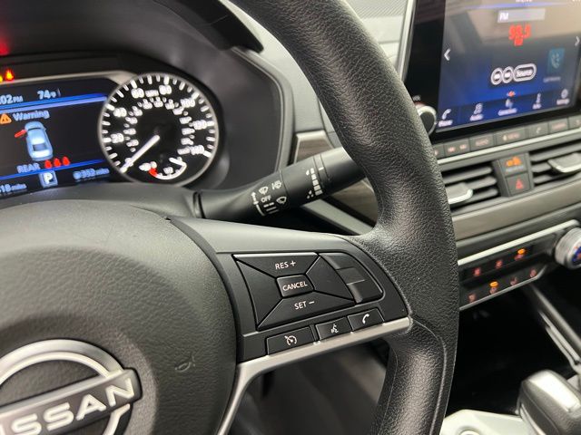2024 Nissan Altima 2.5 SV photo 10