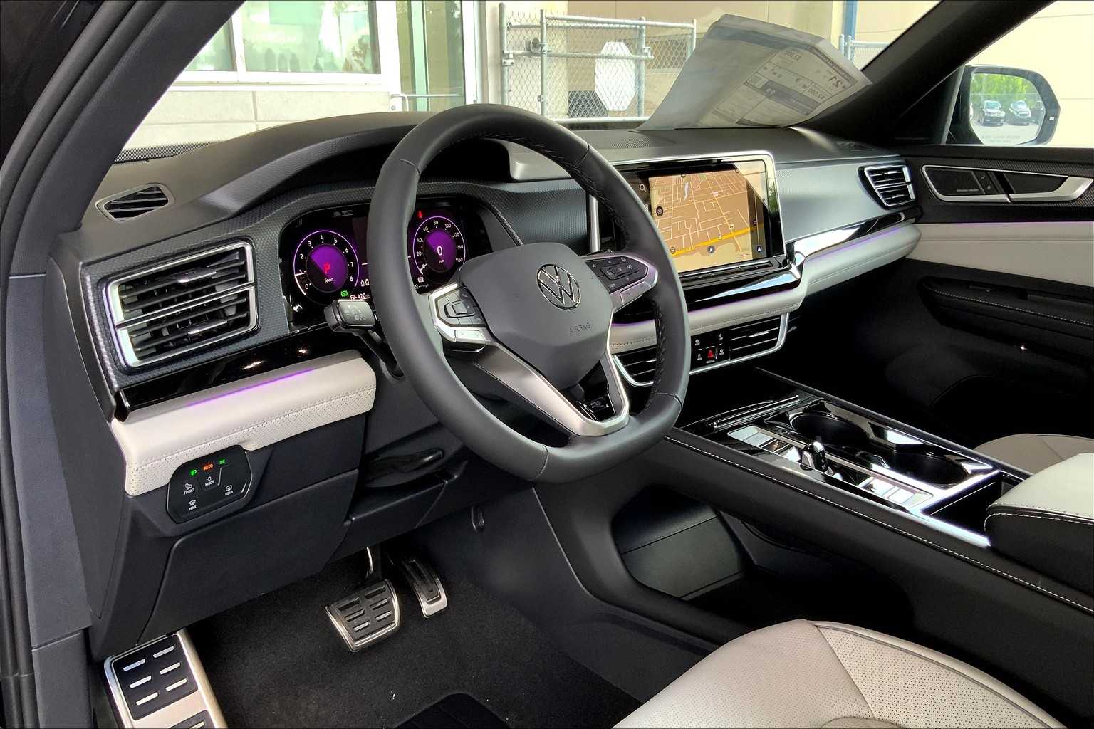 2025 Volkswagen Atlas Cross Sport SEL Premium R-Line photo 2