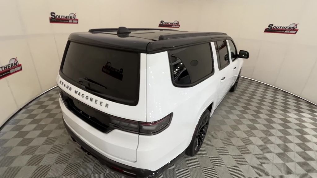 2024 Jeep Grand Wagoneer L II photo 9