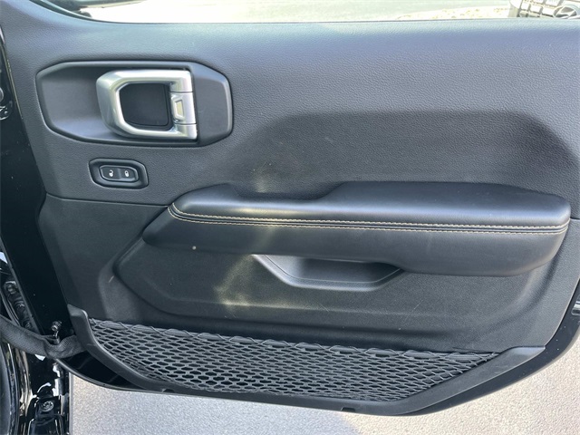 2024 Jeep Wrangler Sahara 4xe photo 21